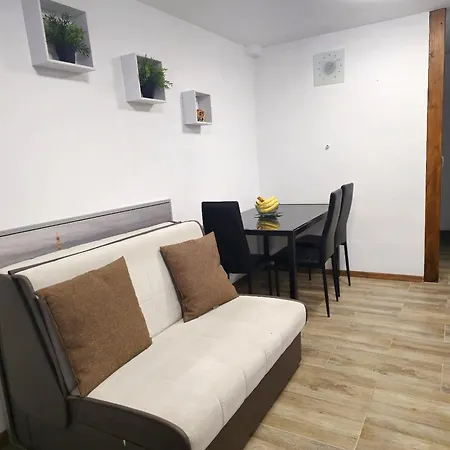 Coastal In Near The Sea Апартаменты Нерезине